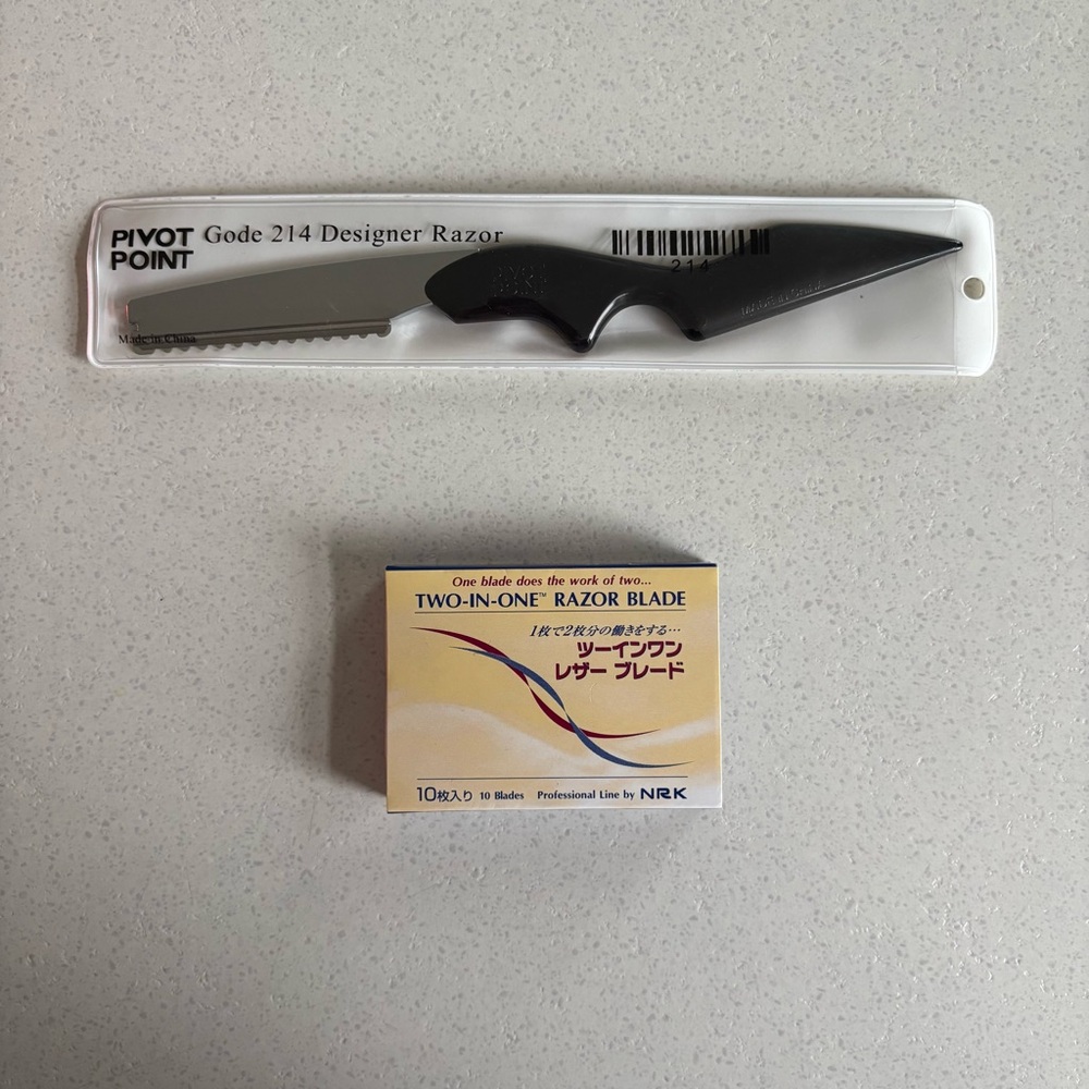 Pivot Point Designer Razor with Blades